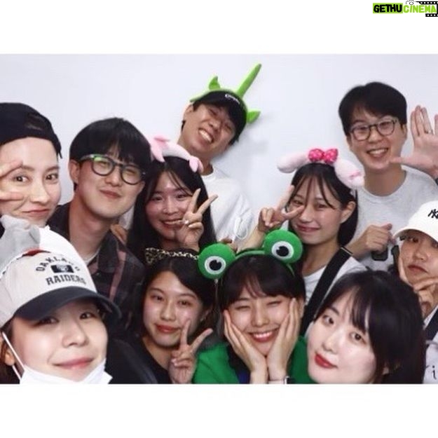 Song Ji-hyo Instagram - 보필이 형인이 아름이 지연이
수림이 미니 선명이 명재 세찬찡..그리고 나‼️
우리는 런닝맨🏃🏻♀️🏃🏻