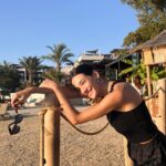 Aybüke Pusat Instagram – Ay bugün harika bi’ gün 👯‍♀️ #fondip