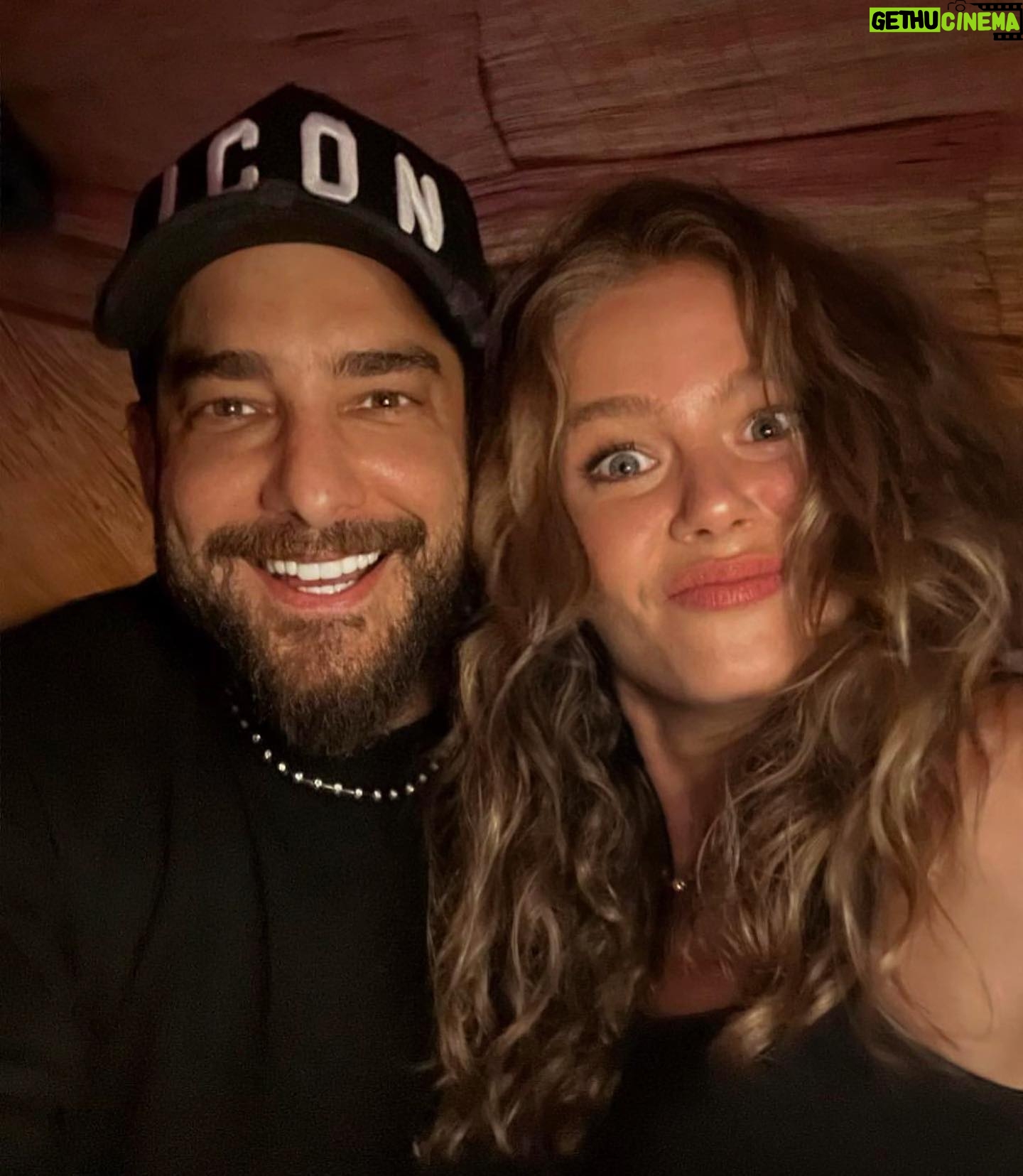 Burcu Biricik Instagram - Amaann petrol
Canımmm petrol .. 🫶
@enisarikan 🤸♂️