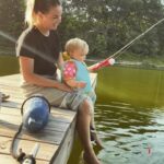 Camilla Luddington Instagram - Early morning fishing in Kentucky with Lucas. We caught nothin. 🤣🤷‍♀️ 🐠  #lakelife