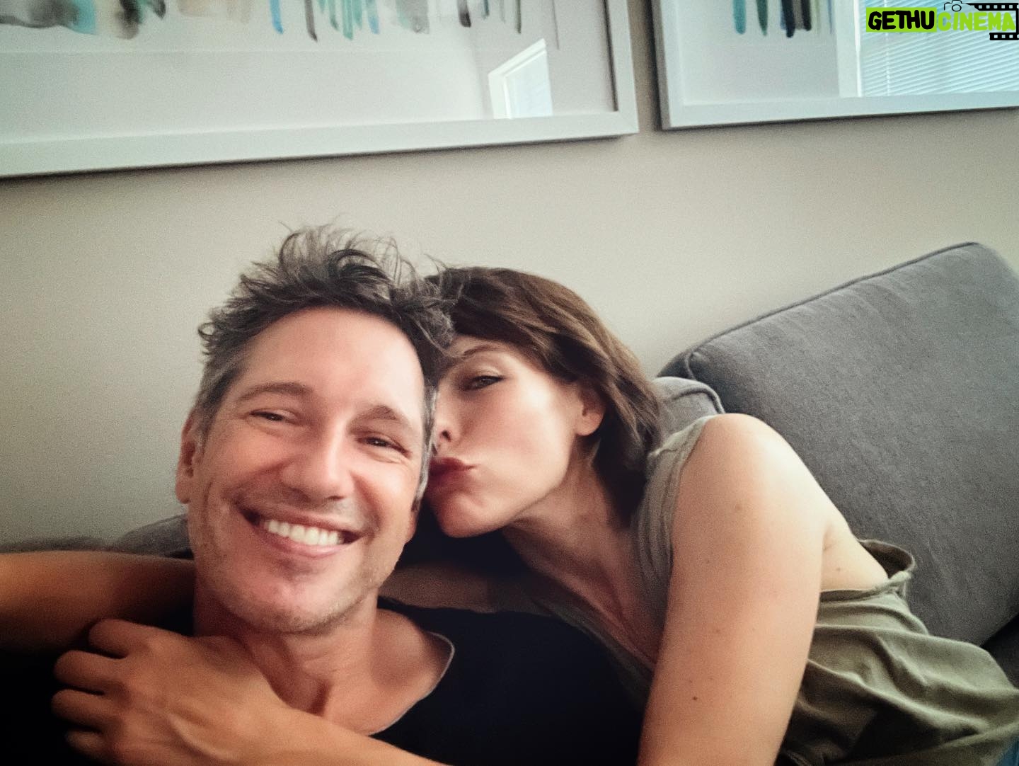 Milla Jovovich Instagram - So lucky to have spent the weekend with my amazing husband. He came to visit me while I’m co-starring alongside @iamjhud, @iamquvenzhane @raulcastillo and #samworthington in our movie “Breathe” directed by @stefonbristol! It’s been a tough shoot for everyone, the heat in Philly is off the charts and we’re wearing face masks as in this movie earth has no more air, so me and my cast mates are sweating our asses off😂 Saying that, everyone is so full of fun and positivity, it’s an absolute honor and pleasure to be here sweating alongside them! 🥳🥳🥳😅