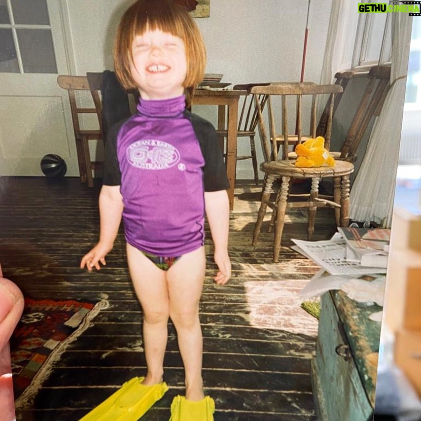 Bonnie Wright Instagram - under the sea darling it's better down where it's wetter take it from me π«§πͺΈπ