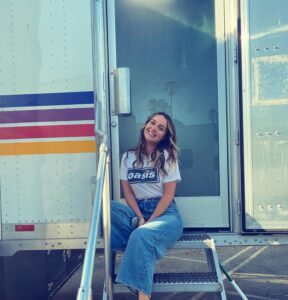 Camilla Luddington Instagram - Season 19!!!!!! I’m readyyyy! 😎🥳 #season19 #greysanatomy