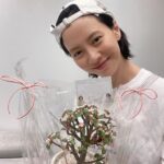 Song Ji-hyo Instagram - 덕분에 행복한 생일 주간을 
보내고 있습니다 
다들 늦여름 건강 유의하셨으면 해요 
감사합니다✨