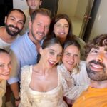 Cemre Baysel Instagram - @ibrahimselimlefox Bu gece 23.45 de @foxturkiye de ⭐️ 
İlk kez bir talk show konuğu olmanın mutluluğunu ve heyecanını taşıyorum.. @ibrahimselim hoş sohbetin ve nezaketin için çok teşekkür ederim 🤍 
Canım annem♥️ 
Canım dostlarım, küçük kız kardeşlerini yine yalnız bırakmadılar🥲  iyi ki varsınız♥️ 
Veee canım ekibim sizi çok seviyorum! 
Her zaman yan yana.. hep beraber !!