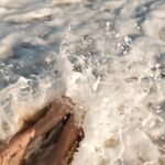 Sheryl Rubio Instagram – Aquí me quedo 🌊🤍 sin @vombagram no existirían estas fotos 👀