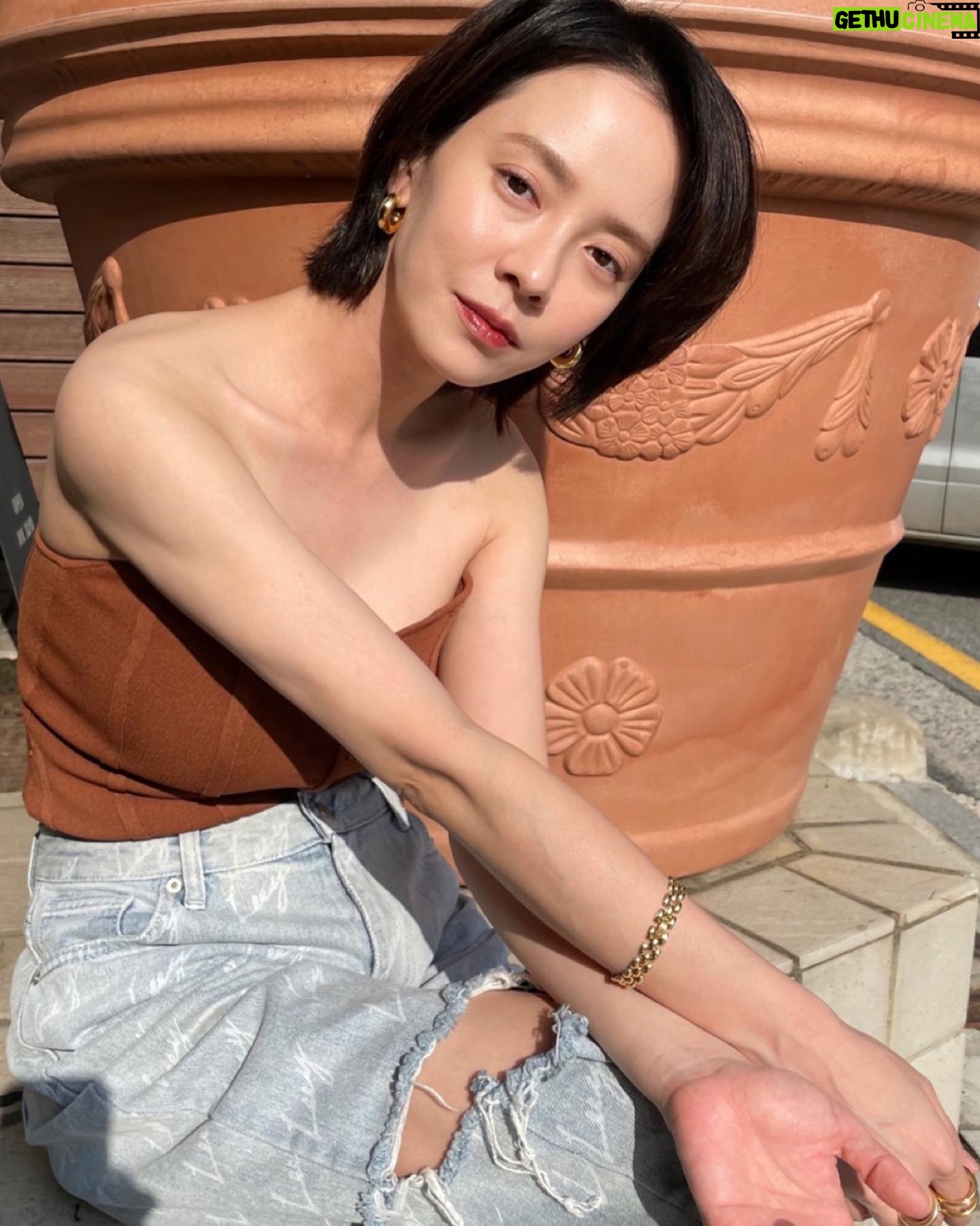 Song Ji-hyo - 505.6K Likes - 어느 여름날..