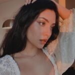 Sheryl Rubio Instagram – Lana del Rey’s sister 🧚🏻♀️ probando Half Magic de @donni.davy en collab con @boxycharm ✨