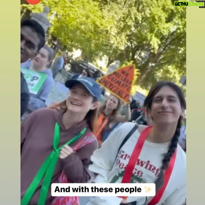 Bonnie Wright Instagram - Being with people is the best thing on Earth πππ community care cup was filled this week π«Άπ»