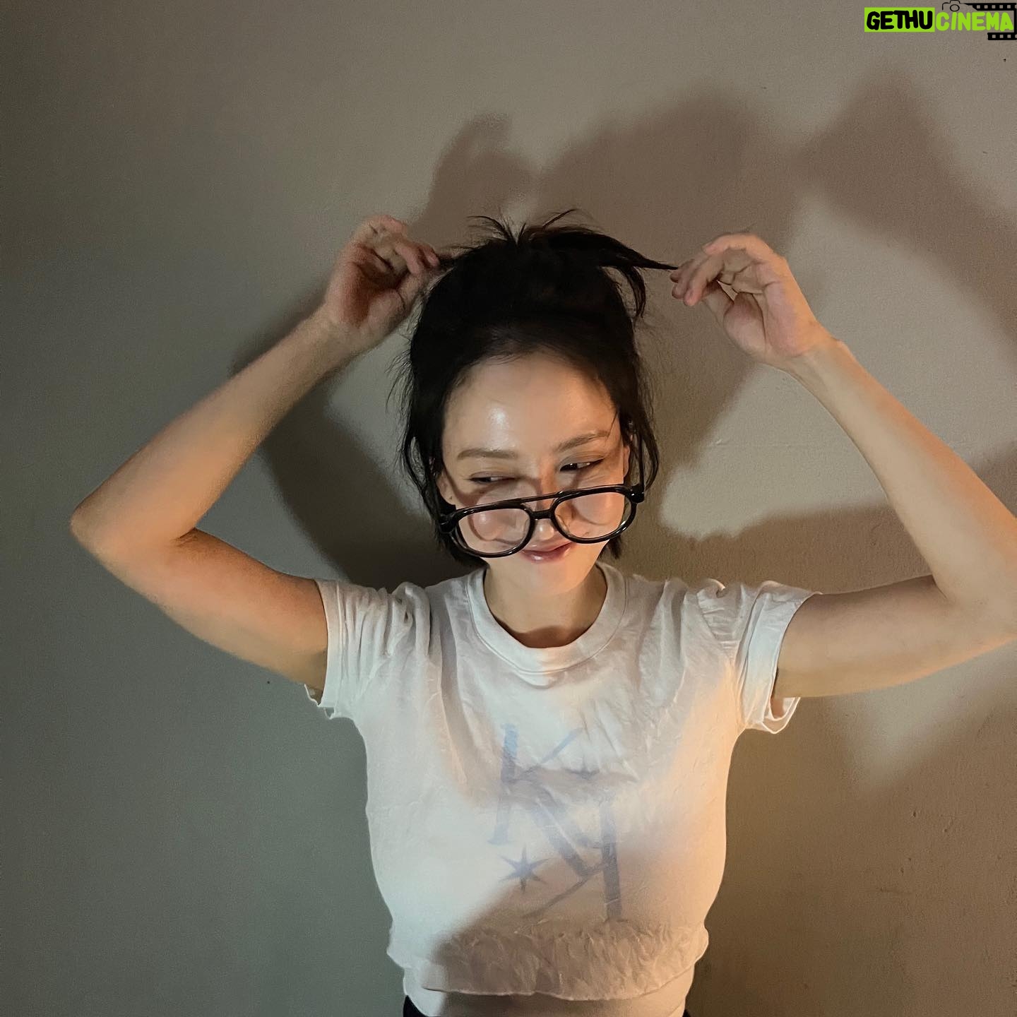 Song Ji-hyo - 445.3K Likes - 🤓🤓