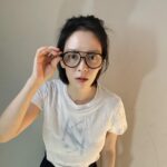 Song Ji-hyo Instagram – 🤓🤓