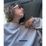 Claudia Salas Instagram – 1.- Estás fotos me las ha hecho Martina. Que es pequeña y no tiene Instagram, porque los niños pequeños con Instagram; cap sentit.

2.- Mañana me voy de vacaciones.

3.- Con dios amiguitxs. Hasta más ver. Ciao Madrid.

4.- 🌹.