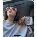 Claudia Salas Instagram – 1.- Estás fotos me las ha hecho Martina. Que es pequeña y no tiene Instagram, porque los niños pequeños con Instagram; cap sentit.

2.- Mañana me voy de vacaciones.

3.- Con dios amiguitxs. Hasta más ver. Ciao Madrid.

4.- 🌹.