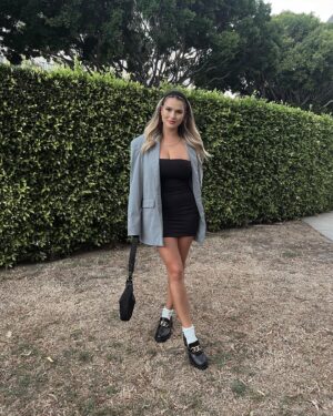 Kinsey Wolanski Instagram - Unpopular opinion but I love when the weather starts to get colder 🎃❤️