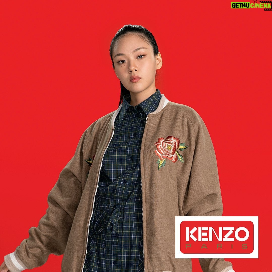 BIBI Instagram - #ad @kenzo
"Be Real-To-Sing like me, Dress Real-To-Wear like KENZO"
아시아의 뮤지션 8명들과 함께한 겐조의 'Real-To-Be' 프로젝트에서
한국 대표로 제가 참여하게 되었습니다.
영상을 통해 저만의 Real-To-Be 스토리를 확인해보세요.
KENZO 카카오톡 공식 채널에서도 만나볼 수 있습니다. 지금 바로 ‘겐조’를 추가해보세요!
#KENZO #KENZONIGO #KENZOKR #KENZOFW22 #RealToBe