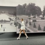 Nana Komatsu Instagram - @chanelofficial Spring Summer 2023

2年10ヶ月ぶりのパリでCHANELのshow🇫🇷
会場は360°スクリーンで囲まれた空間。
今までのコレクションとは雰囲気もガラッと変わり、セクシーさもありながらその人が持つしなやかな身体のラインと素材が組み合わさって息を呑む美しさだった。
こっちまでドキッとしてしまう、ミステリアスな雰囲気が漂ったコレクションでした！

あぁ、楽しすぎたなぁ。
次のコレクションは
どんな感じなんだろう、待ち遠しい。

Thank you for @chanelofficial 🌹
#chanelspringsummer