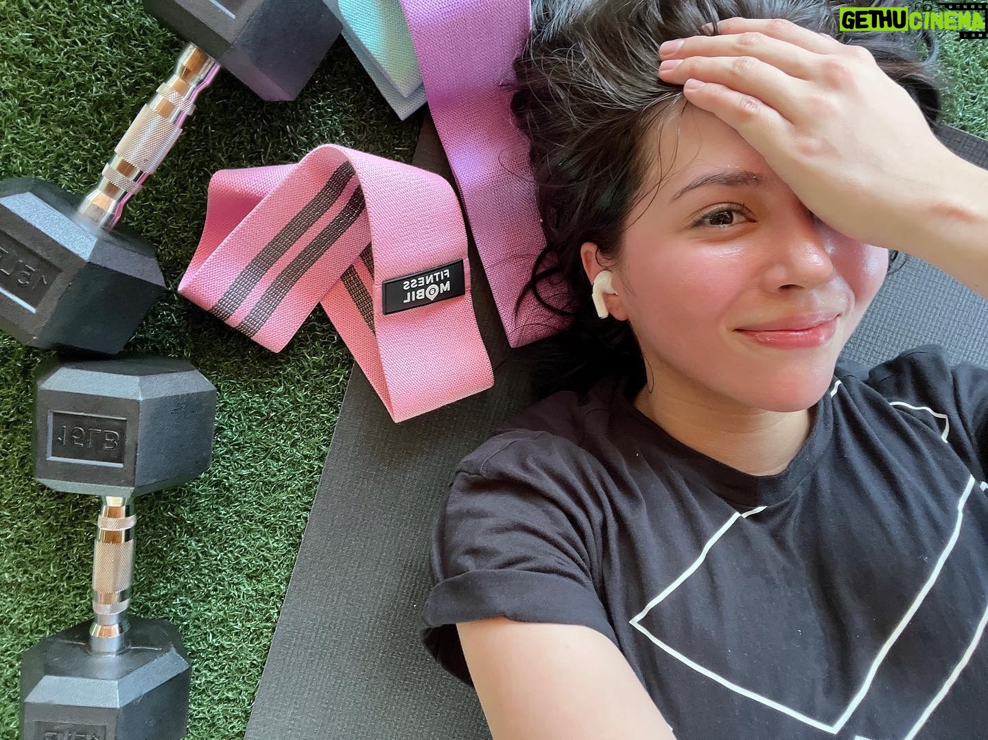 Julia Montes - 103.6K Likes - Get up every morning and tell yourself “ I Can Do This” …
.
.
.
Morning session with @leandrocabrera__ 🌤🏋🏻♀️
thanks to ate @isabeloliprats for introducing @fitnessmobil ❤️