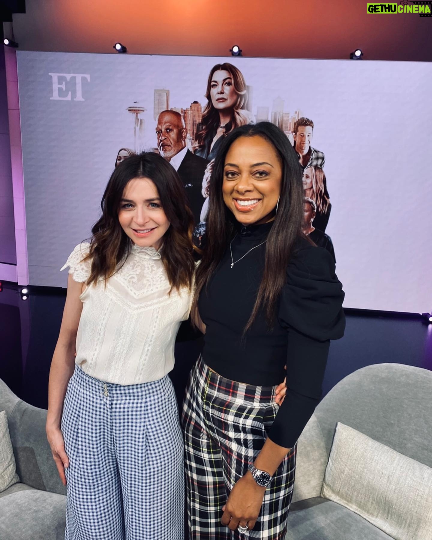 Caterina Scorsone Instagram - Had a delightful time with the incredible @nischelleturner at @entertainmenttonight last week. We agree on a bold trouser statement among many other things. 💛💋
