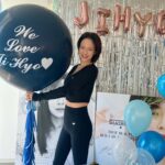 Song Ji-hyo Instagram – 만나면 늘 반갑고 반가운 
#글루타넥스 담당자님들..
예쁜 꽃 풍선 감사합니다아🎈🎈
이번 영상도 기대해 주세요오✌🏻