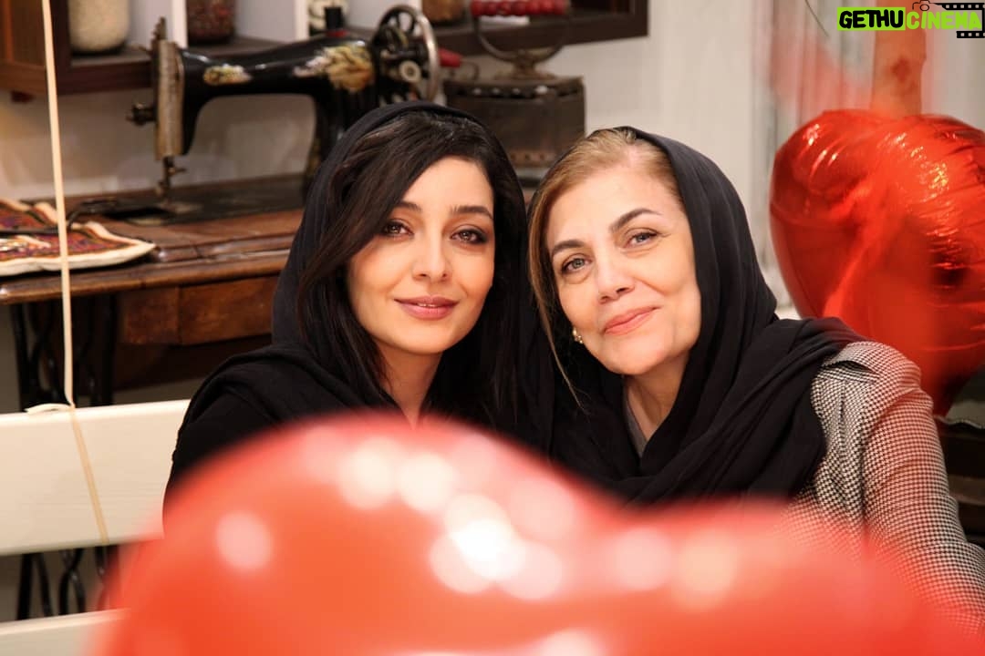 Sare Bayat - 166.4K Likes - .
مامان،تو تجلی عشقی
دوست دارم،تولدت مبارک❤
.
#ساره_بیات
#sarehbayat #sareh_bayat