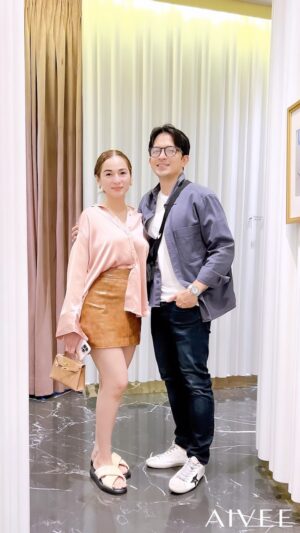 Jennylyn Mercado Instagram - #AiveeCoupleUpdate 🤍

#DennisTrillo and #JennylynMercado visited @theaiveeclinic VERTIS for their #AiveeDay! It’s time to maintain their radiant and youthful skin by having these Aivee treatments:

On @mercadojenny : 
She picked the Aivee Jet Infusion and Aivee Shinning Bright for her face

✅ AIVEE JET INFUSION is a relaxing treatment that deeply penetrates moisture into the skin, leaving it with a healthy and dewy glow. 

✅ AIVEE SHINNING BRIGHT is a non-invasive laser treatment that uses a dual yellow light laser that helps improve uneven skin tone and instantly brightens the skin. 

On @dennistrillo : 
Before he goes back to his taping, he had Aivee Protege, Aivee Piqo and Aivee Emsculpt. 

✅ AIVEE PROTEGE is an effective skin-tightening treatment that stimulates new collagen production and targets sagging skin for firmer and well-contoured skin. 

✅ AIVEE PIQO evens out the skin tone and can also be done on the face, neck, elbows, and knees to help address unwanted pigmentations.

✅ AIVEE EMSCULPT NEO is a muscle-toning treatment that effectively eliminates unwanted fat deposits in the tummy area for firmer and more toned abs.

#theaiveeclinic #aiveeclinic #jennylynmercado #dennistrillo #aiveejetinfusion #aiveeshiningbright #aiveeprotege #aiveeemsculpt #aiveeleague #aiveelove #aiveeday #aiveedate #aiveecouple