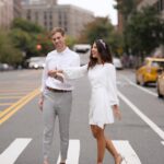 Sheryl Rubio Instagram - No puedo creer que han pasado dos años de esto… para los que no saben, Luke y yo nos casamos el 24 de octubre del 2020. A pesar de que un año después hiciéramos la boda que queríamos, con todos nuestros familiares y amigos, he de decir que esta boda fue mágica y especial. Fue pequeña, íntima y sorpresa. Yo no sabía cómo sería, mi ahora hermana @s0shaps y ahora mamá @lori_spiegel_shapiro nos sorprendieron con la celebración más linda del mundo ❤️ llena de flores y muchos detalles especiales que llevo en mi corazón. Tuvimos que transmitir la boda en zoom e invitamos a toda la gente que no pudo venir por obvias razones… y es que estoy tan agradecida de que ahora mi familia se expandió con gente tan maravillosa, que admiro y la verdad es que estoy tan rodeada de amor y apoyo que no tengo palabras para explicar cómo me siento. Conseguí al amor de mi vida, conseguí a mi mejor amigo, a él que tanto quería para mis hijos y mi futuro compañero de vida hasta que lleguemos a viejitos muy viejitos. Gracias mi amor por traerme a tu vida, mi amor siempre supo desde el primer momento que yo sería la mujer de su vida y con la que estaría para siempre y mira, no te equivocaste. Llenaste mi vida de tantas bendiciones y si se devolviera el tiempo de elegiría una y mil veces más. TE AMO MUCHÍSIMO @shapswade felices dos años, gracias por hacerme la mujer que soy hoy y por convertirme en esta versión de mi tan maravillosa que estuvo ahí adentro escondida y ahora salió de ese caparazón.