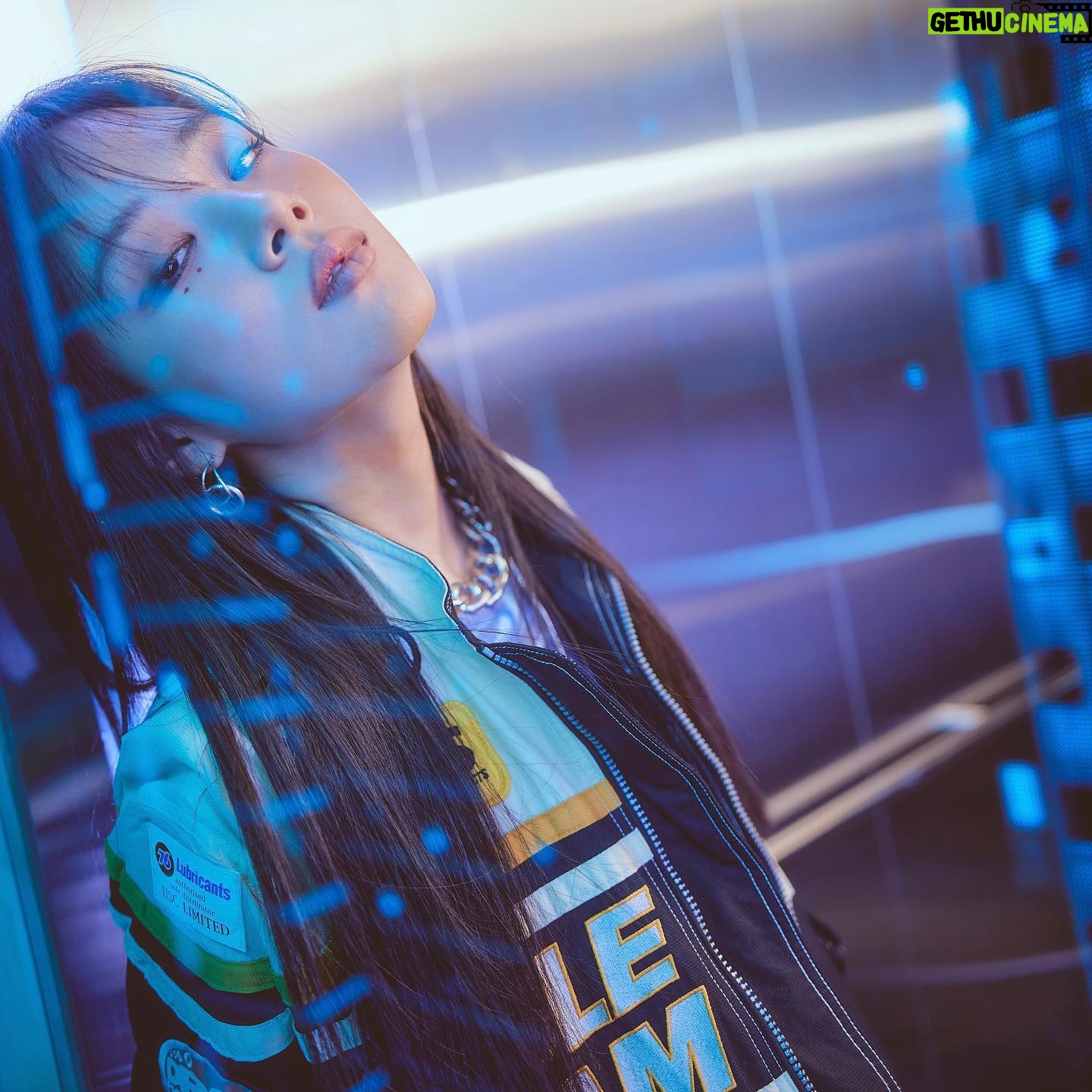 BIBI Instagram - 𝙍𝙚𝙡𝙚𝙖𝙨𝙚 𝙎𝙘𝙝𝙚𝙙𝙪𝙡𝙚 for 𝐵𝐼𝐵𝐼
𝙱𝙰𝙲𝙺 𝟸 𝙱𝙰𝙲𝙺 𝙿𝚛𝚎-𝚁𝚎𝚕𝚎𝚊𝚜𝚎 𝚂𝙸𝙽𝙶𝙻𝙴𝚂:
모토스피드 24시 (𝐌𝐨𝐭𝐨𝐬𝐩𝐞𝐞𝐝 𝟐𝟒)
🎧 2022.10.24 • 12AM (EST) • 1PM (KST)
🎬 2022.10.28 • 12AM (EST) • 1PM (KST)
불륜 (𝐒𝐰𝐞𝐞𝐭 𝐒𝐨𝐫𝐫𝐨𝐰 𝐨𝐟 𝐌𝐨𝐭𝐡𝐞𝐫)
🎧 2022.10.24 • 12AM (EST) • 1PM (KST)
🎬 2022.10.24 • 12AM (EST) • 1PM (KST)
𝟷𝚜𝚝 𝙵𝚄𝙻𝙻-𝙻𝙴𝙽𝙶𝚃𝙷 𝙰𝙻𝙱𝚄𝙼:
𝐋𝐨𝐰𝐥𝐢𝐟𝐞 𝐏𝐫𝐢𝐧𝐜𝐞𝐬𝐬: 𝐍𝐨𝐢𝐫
Release Date: 2022.11.18 👑
📌𝙋𝙍𝙀-𝙊𝙍𝘿𝙀𝙍𝙎 𝘽𝙀𝙂𝙄𝙉
OCT 24 • 1AM (EST) • 2PM (KST)
#FeelGhoodMusic
#BIBI #비비 #LowlifePrincess
@feelghoodmusic
