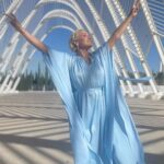 Yolanda Hadid Instagram - ❤️Feeling the magic in the Olympic stadium of Athens, Greece while filming Hollands Next top model, episode 9 now available on @videolandonline #hntm Makeup @dominiquesamuel Hair @remarcablehair styling @ciosoler