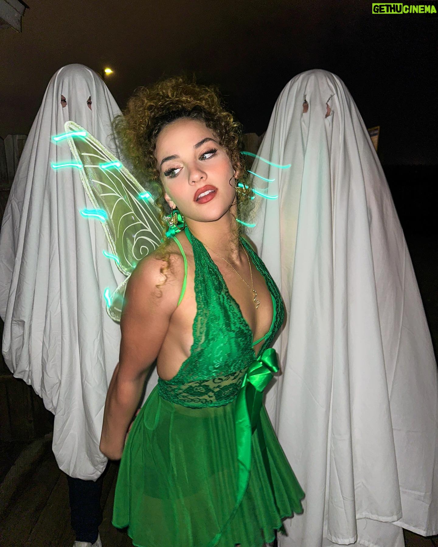 Sofie Dossi - 176.3K Likes - don’t tinker with my bell🧚♀️