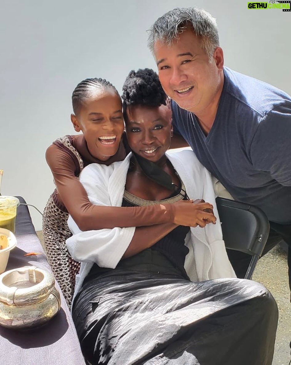Danai Gurira Instagram - Powerhouse, inspiring, sweetheart and such a warm, beautiful soul (not to mention funny as hell!). What an amazing woman you are, @letitiawright. Happy Birthday to you, a true Queen and my sista for life!
(Photobomb by the one and only @makeupbytym)