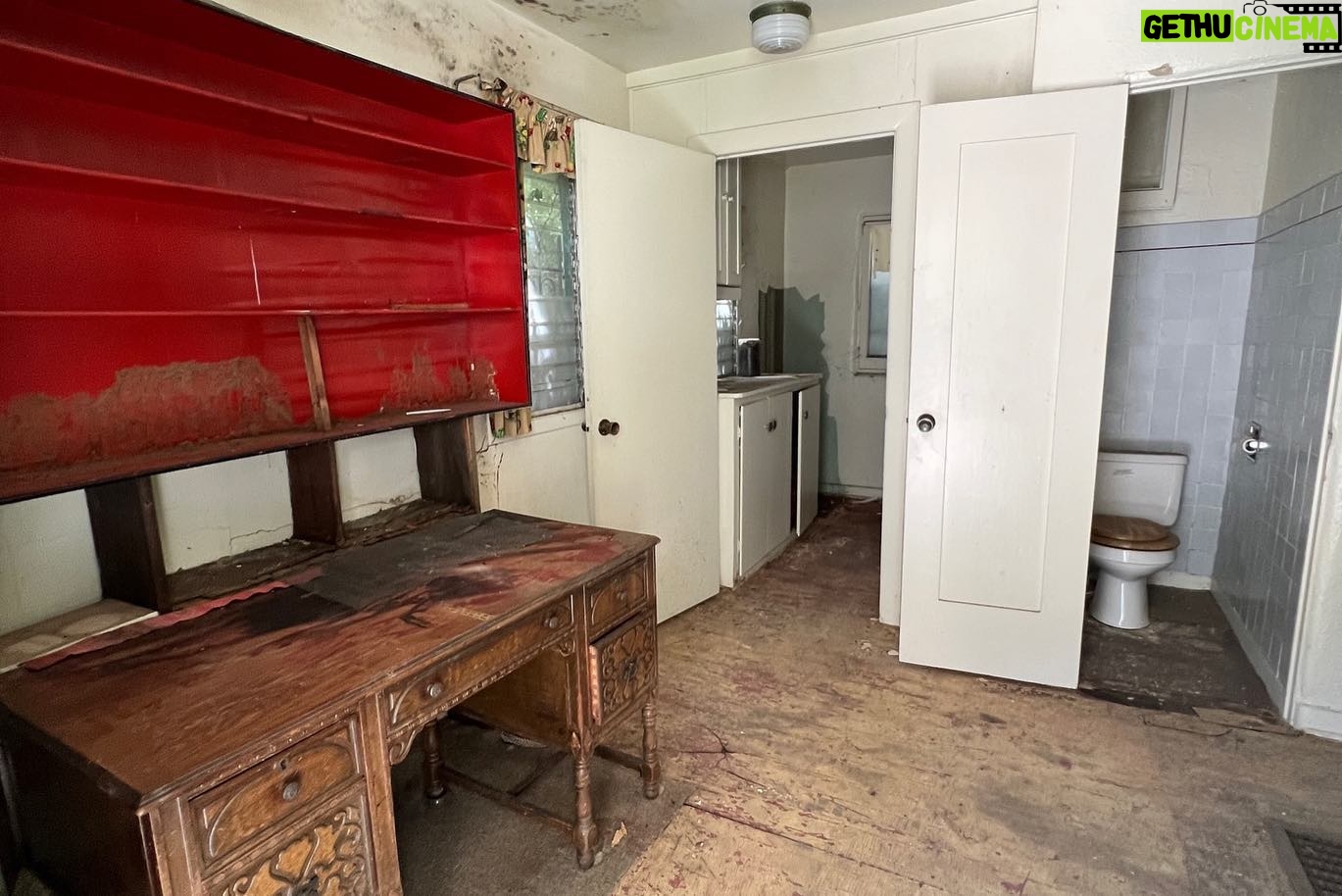 Kinsey Wolanski Instagram - Swipe to see before and afters of my newest flip!!!!
We bought this house in prime West Hollywood and in only 11 weeks we completely turned this baby around!
Anyone in LA who needs a contractor @buildmethodconstruction is the absolute best! We have worked with a lot of not honest workers and these guys have blown me away!!!! The most trustworthy hard working guys!
#fixandflip #beforeandafter #renovation #realestate #design #construction