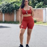 Chelsy García Instagram - La ropa la venden, pero el flow no se compra. 😎

Este hermoso conjunto es de @oumaibrand 🔥