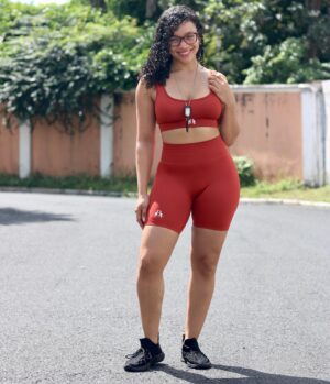 Chelsy García Instagram - La ropa la venden, pero el flow no se compra. 😎

Este hermoso conjunto es de @oumaibrand 🔥