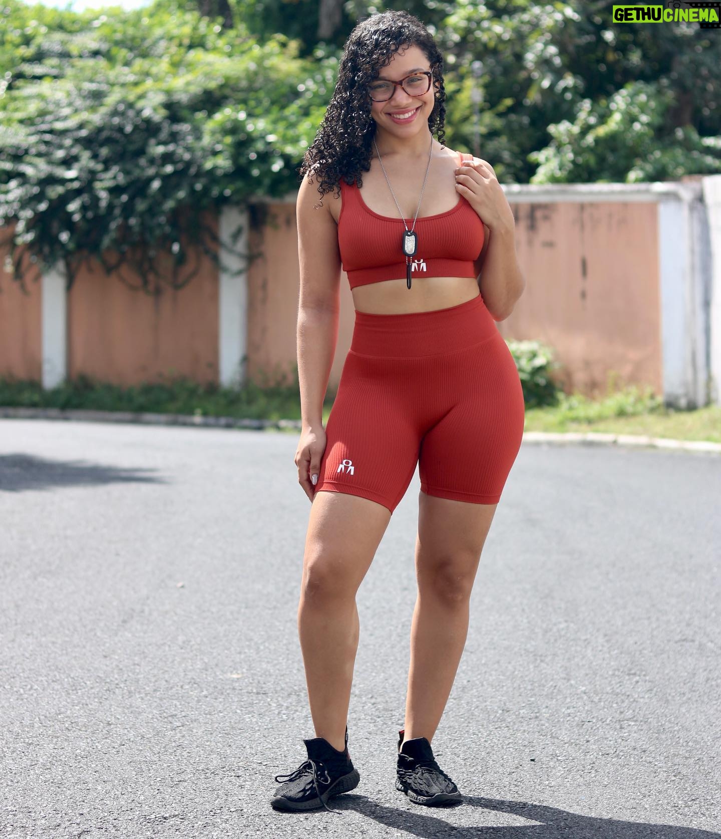 Chelsy García - 54.6K Likes - La ropa la venden, pero el flow no se compra. 😎
Este hermoso conjunto es de @oumaibrand 🔥