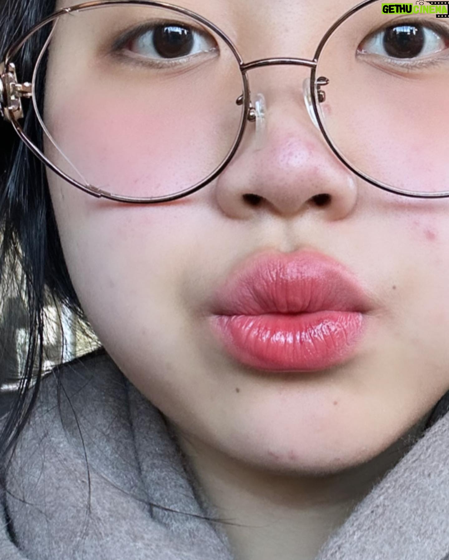 Lee Young-ji Instagram - 인터넷 세상아 싸움을 멈춰라 ‼️