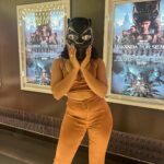 Chelsy García Instagram - Wakanda Forever🐆💜 20 de 10 Pa’ la película. Sin desperdicio. Gracias a @caribbeancinemasrd por la invitación.

Mi Outfit es de @sandy.fashion.usa 😍
📸 @elvysjoe