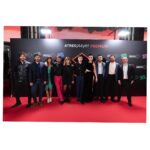 Claudia Salas Instagram – La noche de anoche fue…

Qué bonito poder compartir con la gente que quieres -que te eligen y eliges- un momento tan lleno de todas las cosas bonitas que se os ocurran en este momento.

Gracias @caballofilms @atresplayer por hacer esto posible.

Gracias @kuranda_agencia por caminar conmigo.

Gracias @cristina_salas_ por seguir siempre a mi lado. Por hacerlo todo fácil. Por estar.

Gracias @josejuan35 ya sabéis por qué.

Gracias a todos y cada uno del equipo/familia; ya no sé en qué se diferencian, de @larutaserie .

Tengo mucha suerte.

Pd: la ultima foto es la mejor. Se llama Rosa, es la persona que más honor hace a un nombre. Trajo consigo una foto de mi padre guardada en el bolsillo y gracias a eso, en ese teatro estuvimos todos.

Os quiero.

👗 @yolancris 
💄 @yslbeauty 
💍 @tousjewelry