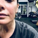 Vanessa Incontrada Instagram - Il lunedì in palestra è sempre una festa 😂🏋🏻‍♀️😂
Besitos 😙🦋