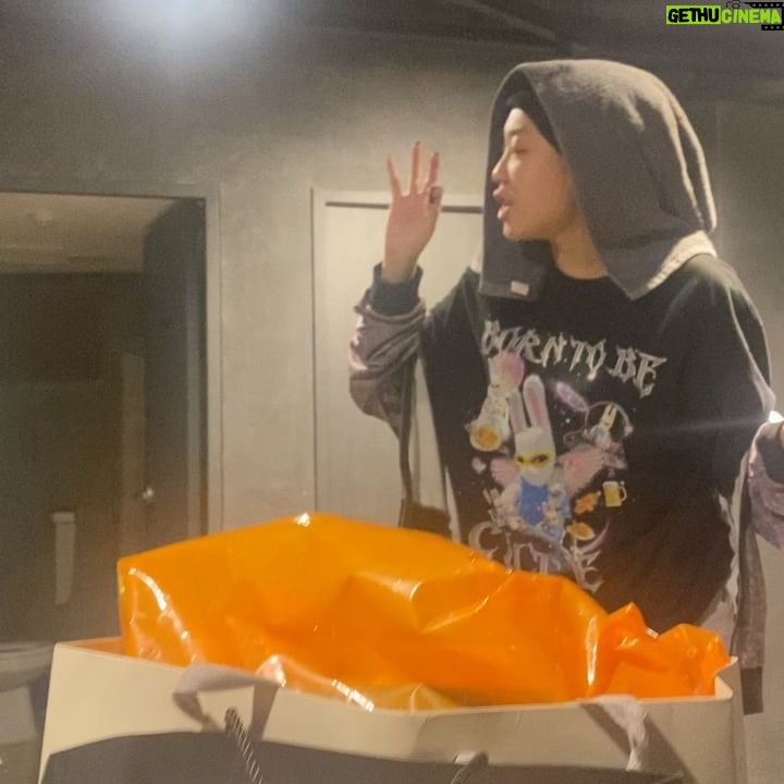 Lee Young-ji Instagram - 인터넷 세상아 싸움을 멈춰라 ‼️
