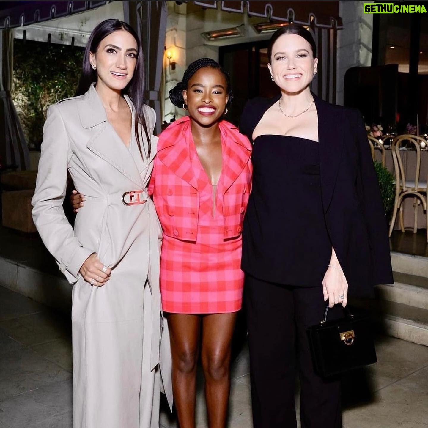 Amanda Gorman Instagram - Last week, I had the pleasure of joining the @esteelauderconpanies and @vitalvoices to celebrate the @esteelauder Emerging Leaders Fund, which supports women leaders through advocacy and mentorship. It was an incredibly special night, shared with so many inspiring and tenacious women who continue to do the work to advance women everywhere! We must continue to ask ourselves how we can use our power to empower others, not only to lead differently, but to lead better ๐
#EmergingLeadersFund