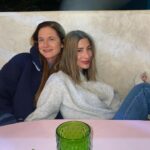 Bonnie Wright Instagram - Reunited after 3 years! So happy you were our very first house guest 💓 love you @fr.amy