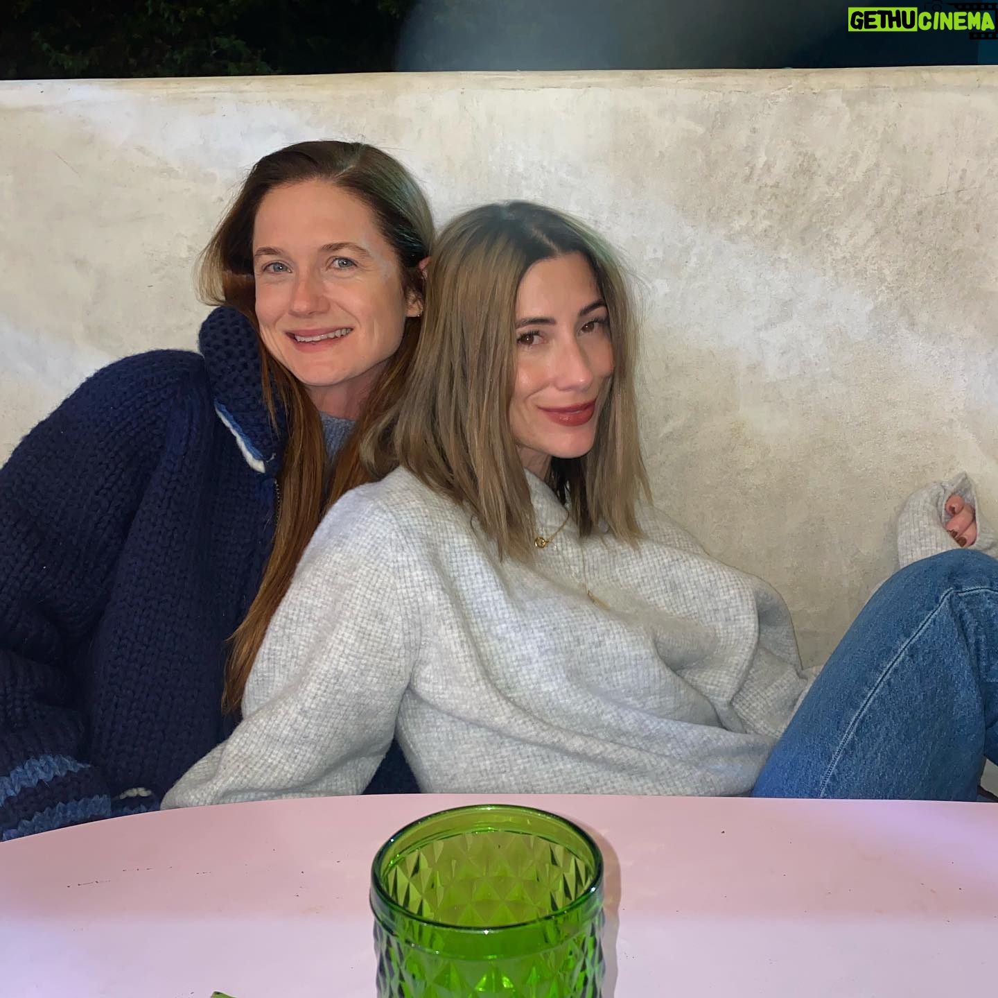 Bonnie Wright Instagram - Reunited after 3 years! So happy you were our very first house guest 💓 love you @fr.amy