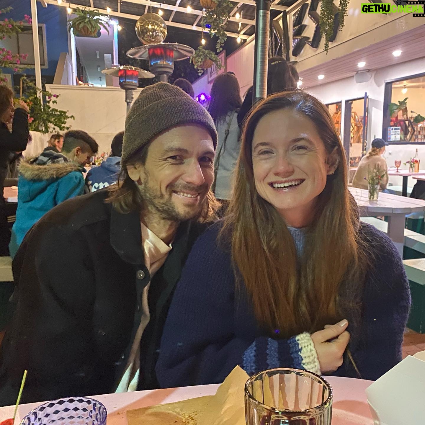 Bonnie Wright Instagram - Reunited after 3 years! So happy you were our very first house guest 💓 love you @fr.amy