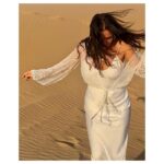 Şevval Sam Instagram - EN SEVDİĞİMMM ELBİSELERİM 🌺⭐️🤩@tarikedizofficial 💃🏻 
Sahne olsun, özel organizasyonlarda olsun, özel hayatımda olsun…hep yanımda olduğunuz için çok teşekkür ederim…
🤍🤍🤍🤍🤍🤍🤍🤍🤍
Elbise ve Bolero @tarikedizofficial 
Styling @816styling 
@sburcucam @mina.tanay