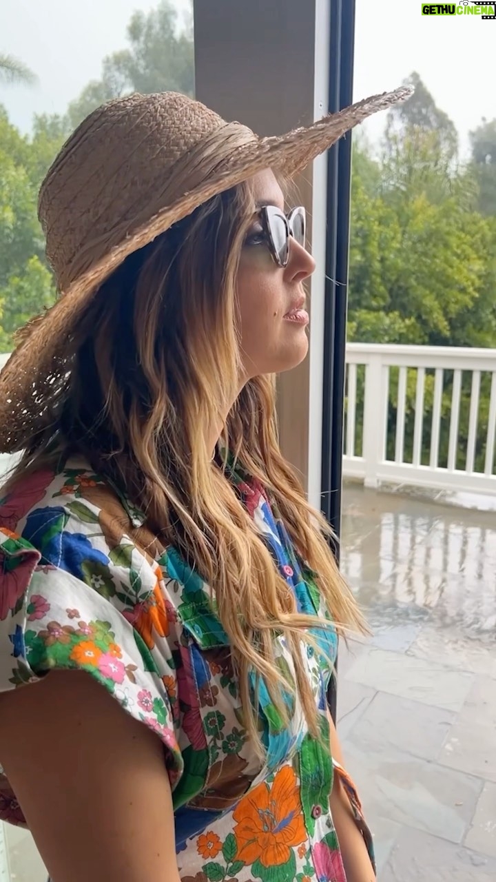 Camilla Luddington Instagram - Who’s with me?