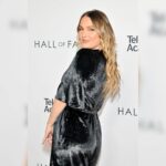 Camilla Luddington Instagram - Last night the incredible @therealdebbieallen was honored by the television academy (rightfully so!) and I got to be there to celebrate it!!! #halloffame 💛💛💛💛

Amazing glam team- @justinemarjan hair
@josecorella makeup
@nataliehoseltonstyle stylist
Tap for credits!