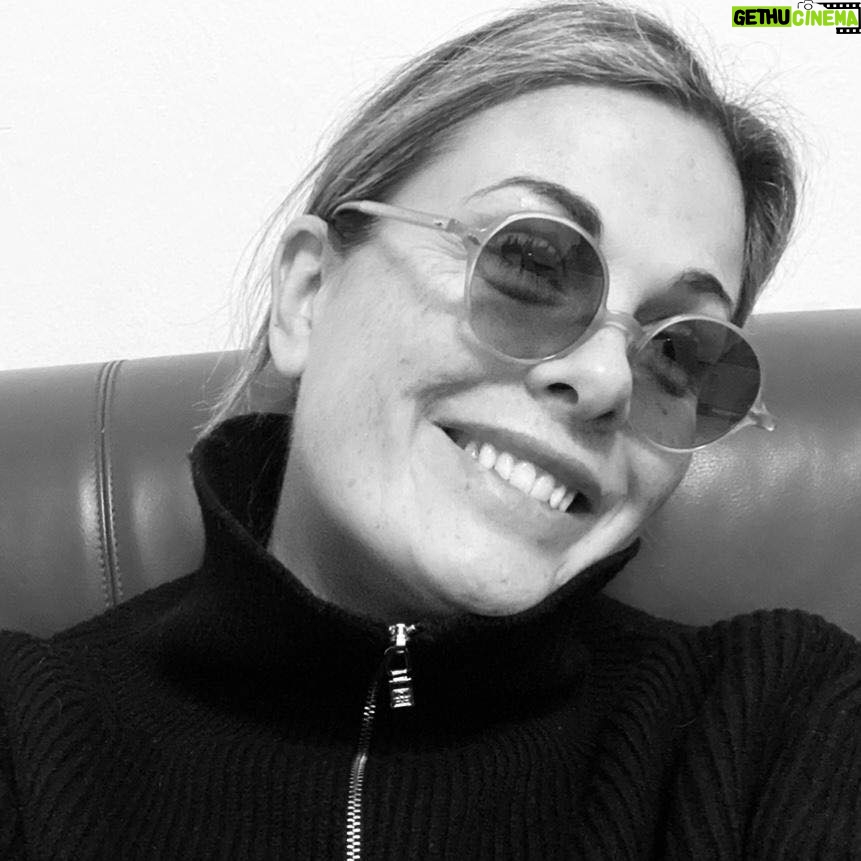 Vanessa Incontrada Instagram - Mi date sempre un sorriso 😊
Besitos 😙🦋
