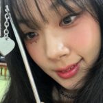 BIBI Instagram - 요번 앨범 한정판에만 들어있는 큐티뽀쨕 굿즈🤍 지금 구매해! 매진 임박!
