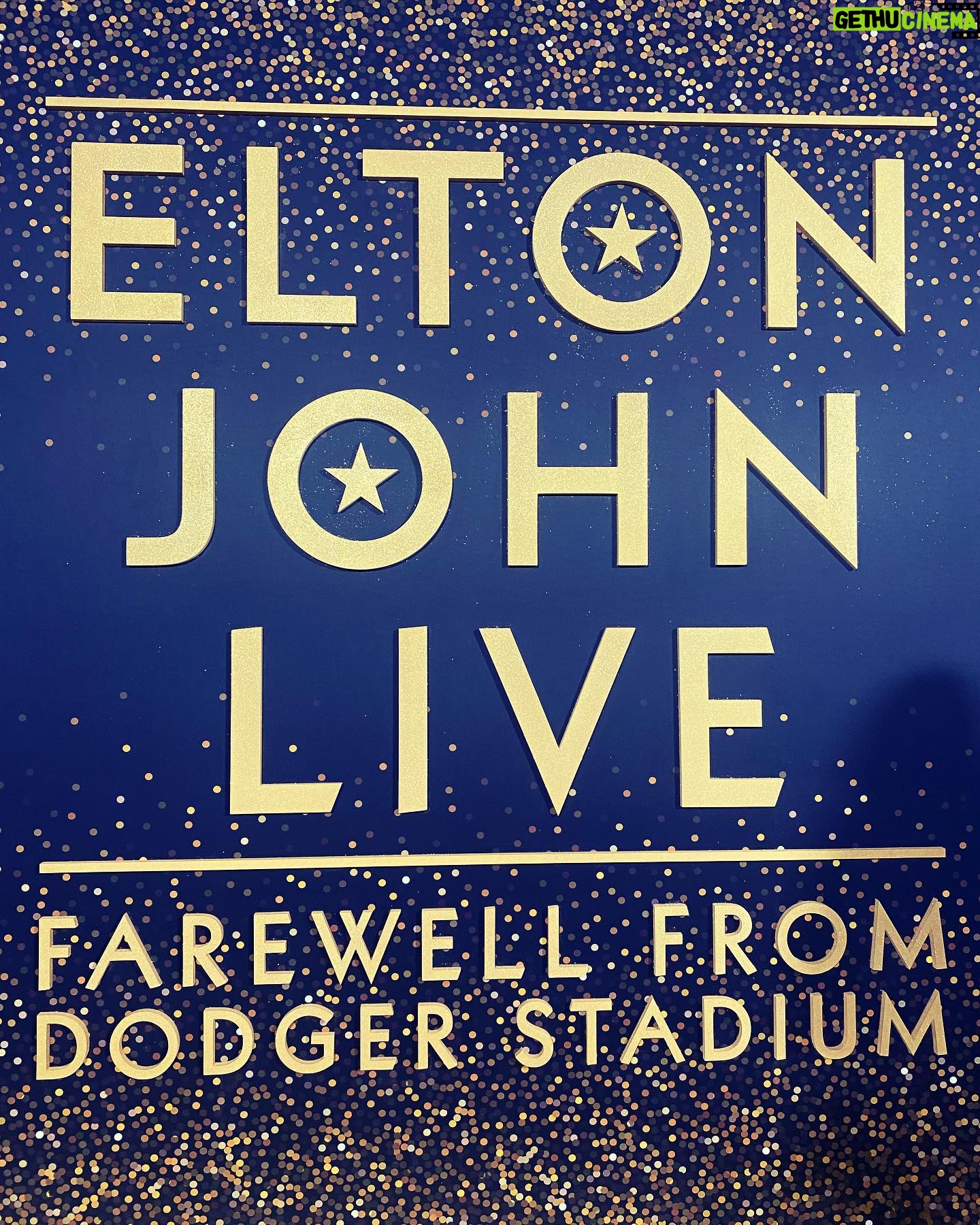 Angela Bassett Instagram - Hey Everybody you good? Topping off a fab weekend with the concert of a lifetime: celebrating THE icon @eltonjohn ! @courtneybvance are gonna dance right down memory lane! @disneyplus @nicolaparish #eltonfarewelltour #eltonlive
