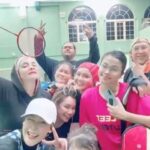 Erra Fazira Instagram - Happy Birthday Sagitarius gurl!! @lindaonn7 .
Semalam tahu.. semalam juga celebrate WALAUPUNNN 😅 .
.
Moga dgn meningkatnya usia.. semakin meningkat iman.. bertambah rezeki.. kaya dgn kebahagiaan dan ketenangan.. dan dkurniakan kesihatan yg baik.. amiiinnn… 🤲🏻 .
.
Thk u all for another great session yesterday.. .
@bettybanafee .
@haleedaatwork .
@e.l.a.i.n.e78 .
@poji_samad .
@ajiboy7 .
@madamaisel .
.
🥰🥰🥰🥰🥰